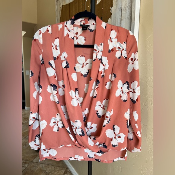 Ann Taylor Factory Tops - Ann Taylor twisted/wrap long sleeve blouse, floral print Multicolored Sz SP